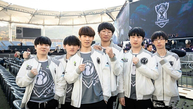 概率论简史：从帕斯卡到现代博彩业的数学演进。（概率论的演化历程：从帕斯卡起步到现代博彩的数学之路）